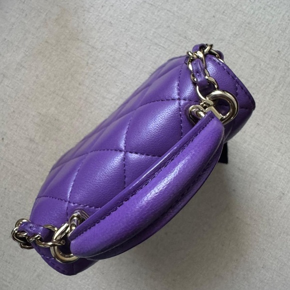 Chanel clutch with chain - Picture 4 of 7